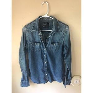 American Eagle Dark Denim w/ Pearl Snap Buttons